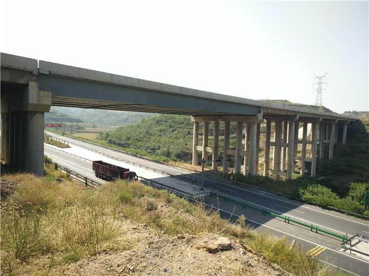 跨阳五高速公路桥梁